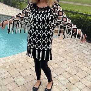 Merchant Chunky Knit Open Weave Tunic Black & White Sweater Fringe Boho Unique 
